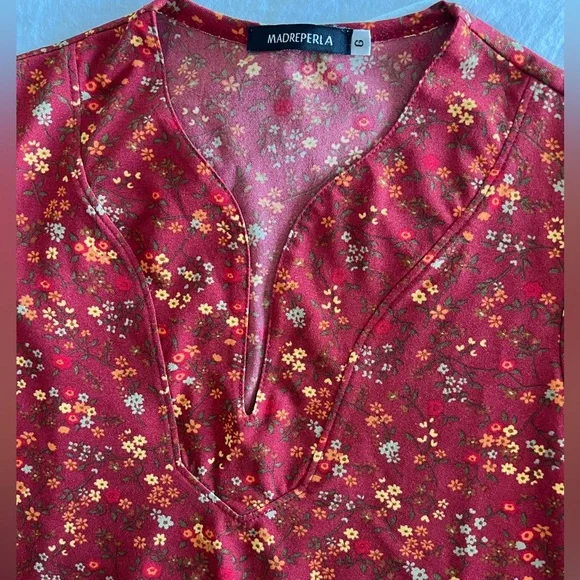 Women's Floral Print Sleeve Blouse
Size M/L - Picture 3 of 5